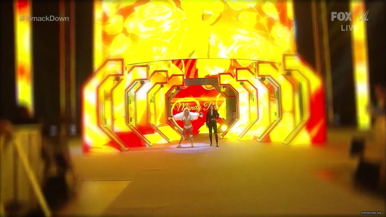 WWE_Friday_Night_SmackDown_2019_12_06_720p_HDTV_x264-NWCHD_mp40028.jpg