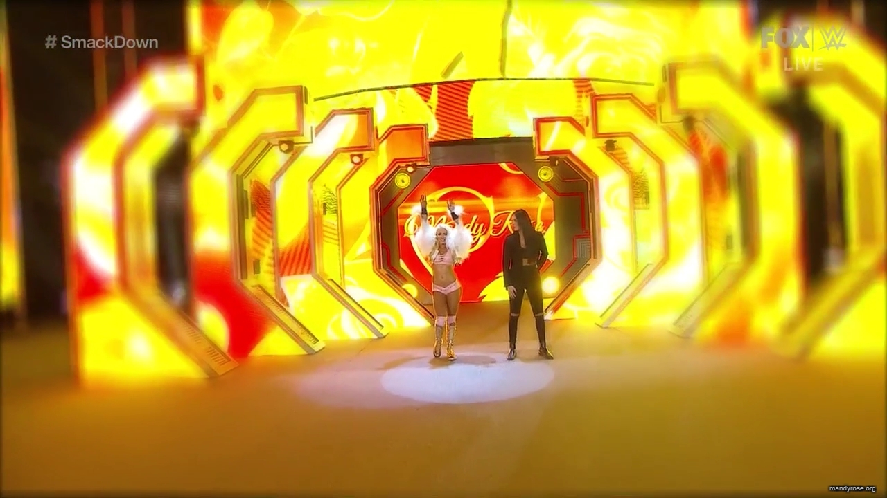 WWE_Friday_Night_SmackDown_2019_12_06_720p_HDTV_x264-NWCHD_mp40030.jpg