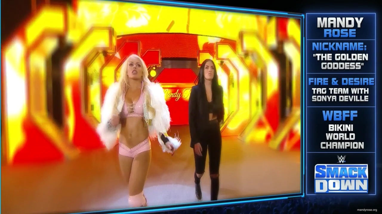 WWE_Friday_Night_SmackDown_2019_12_06_720p_HDTV_x264-NWCHD_mp40037.jpg