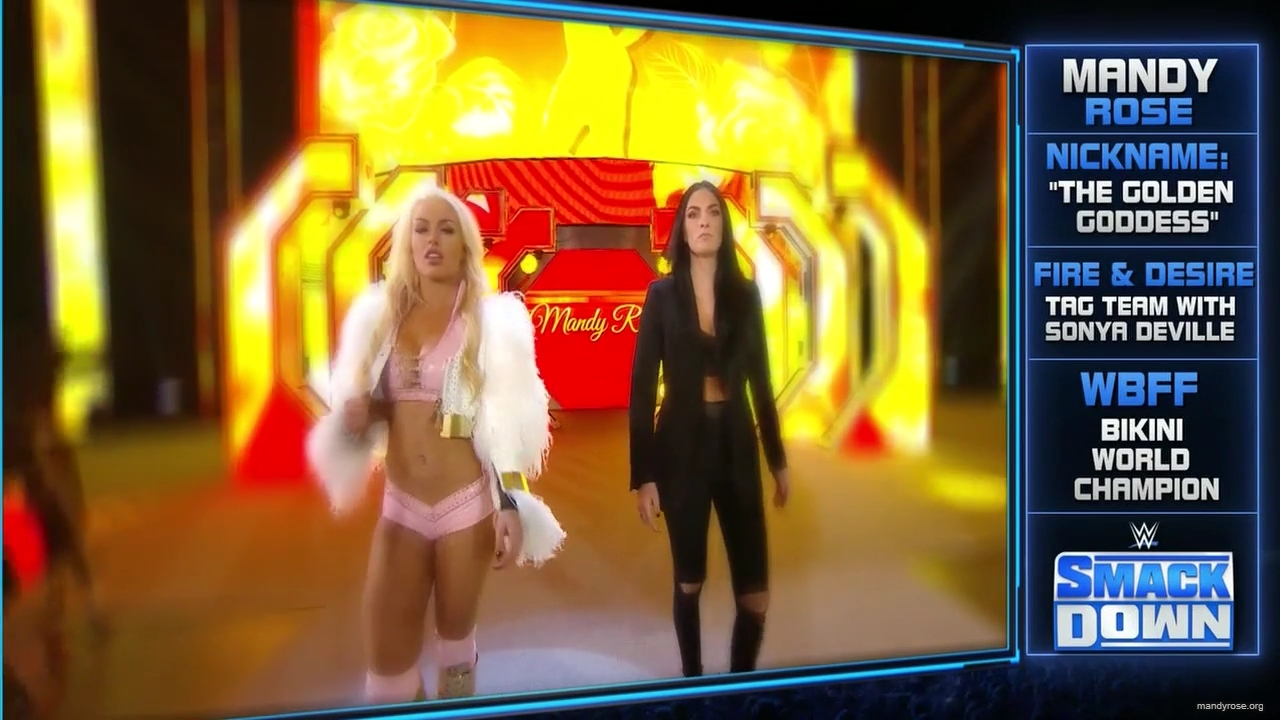 WWE_Friday_Night_SmackDown_2019_12_06_720p_HDTV_x264-NWCHD_mp40039.jpg