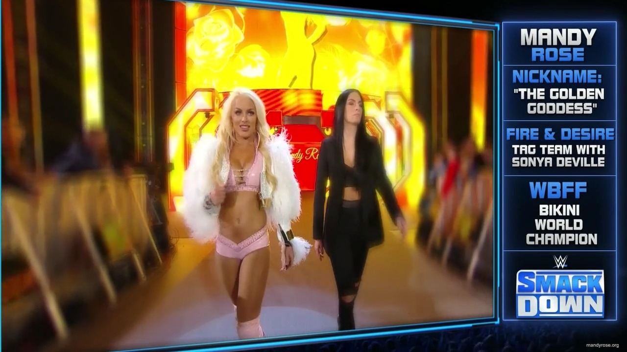 WWE_Friday_Night_SmackDown_2019_12_06_720p_HDTV_x264-NWCHD_mp40041.jpg
