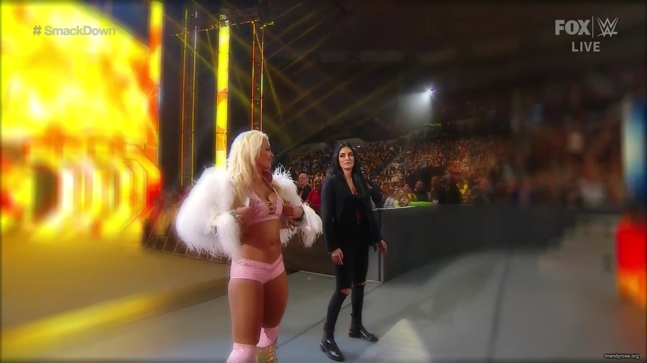 WWE_Friday_Night_SmackDown_2019_12_06_720p_HDTV_x264-NWCHD_mp40047.jpg
