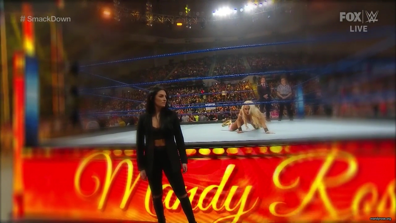 WWE_Friday_Night_SmackDown_2019_12_06_720p_HDTV_x264-NWCHD_mp40065.jpg