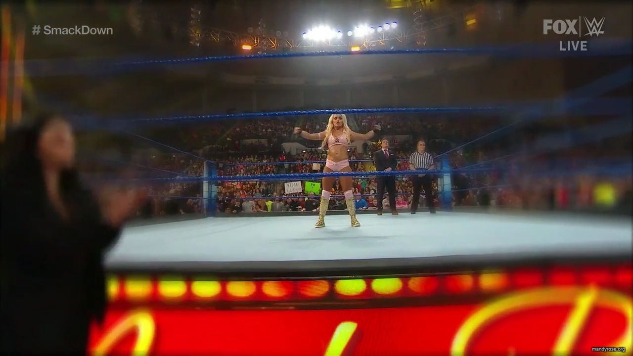 WWE_Friday_Night_SmackDown_2019_12_06_720p_HDTV_x264-NWCHD_mp40068.jpg