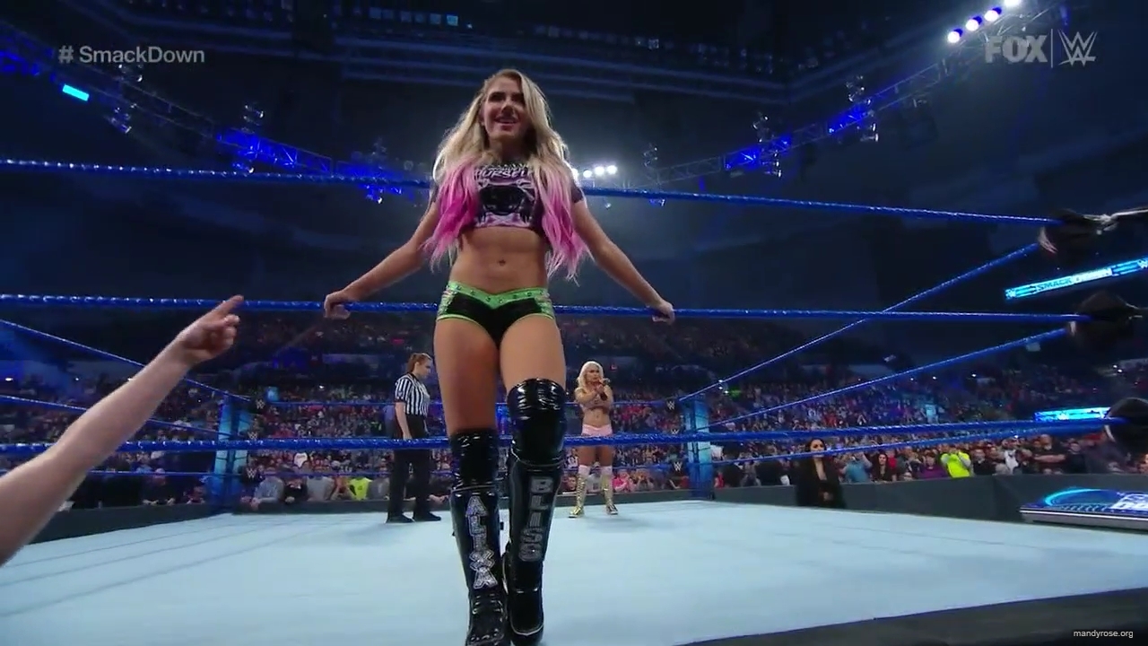 WWE_Friday_Night_SmackDown_2019_12_06_720p_HDTV_x264-NWCHD_mp40101.jpg