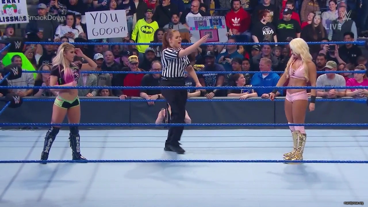 WWE_Friday_Night_SmackDown_2019_12_06_720p_HDTV_x264-NWCHD_mp40122.jpg