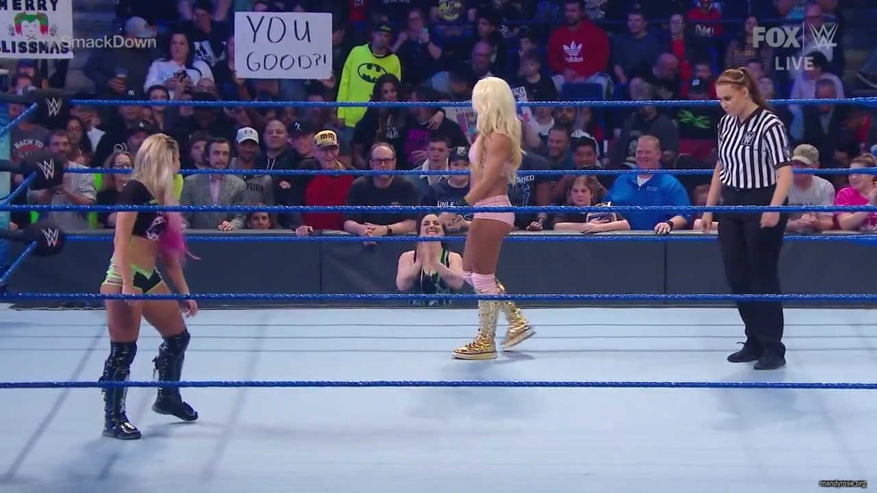 WWE_Friday_Night_SmackDown_2019_12_06_720p_HDTV_x264-NWCHD_mp40127.jpg