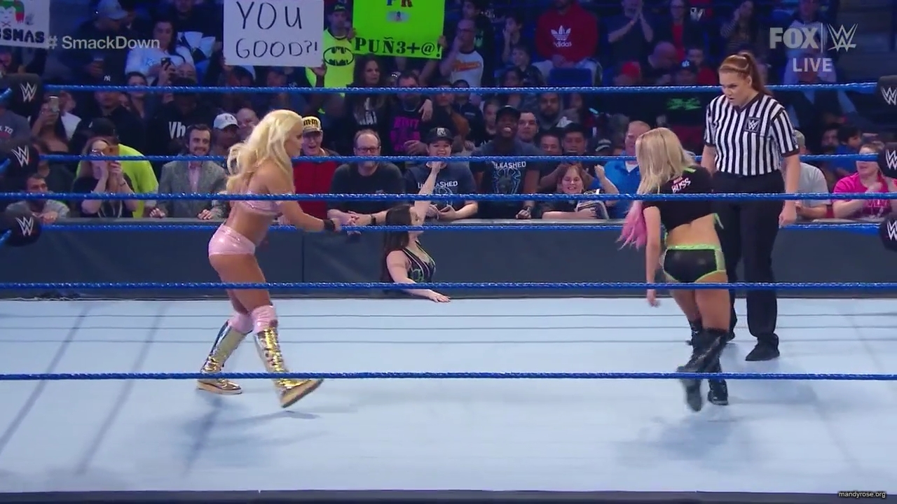 WWE_Friday_Night_SmackDown_2019_12_06_720p_HDTV_x264-NWCHD_mp40130.jpg