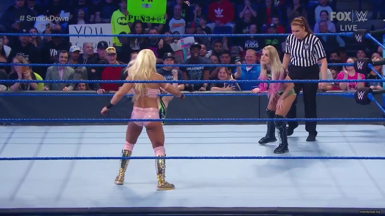 WWE_Friday_Night_SmackDown_2019_12_06_720p_HDTV_x264-NWCHD_mp40131.jpg