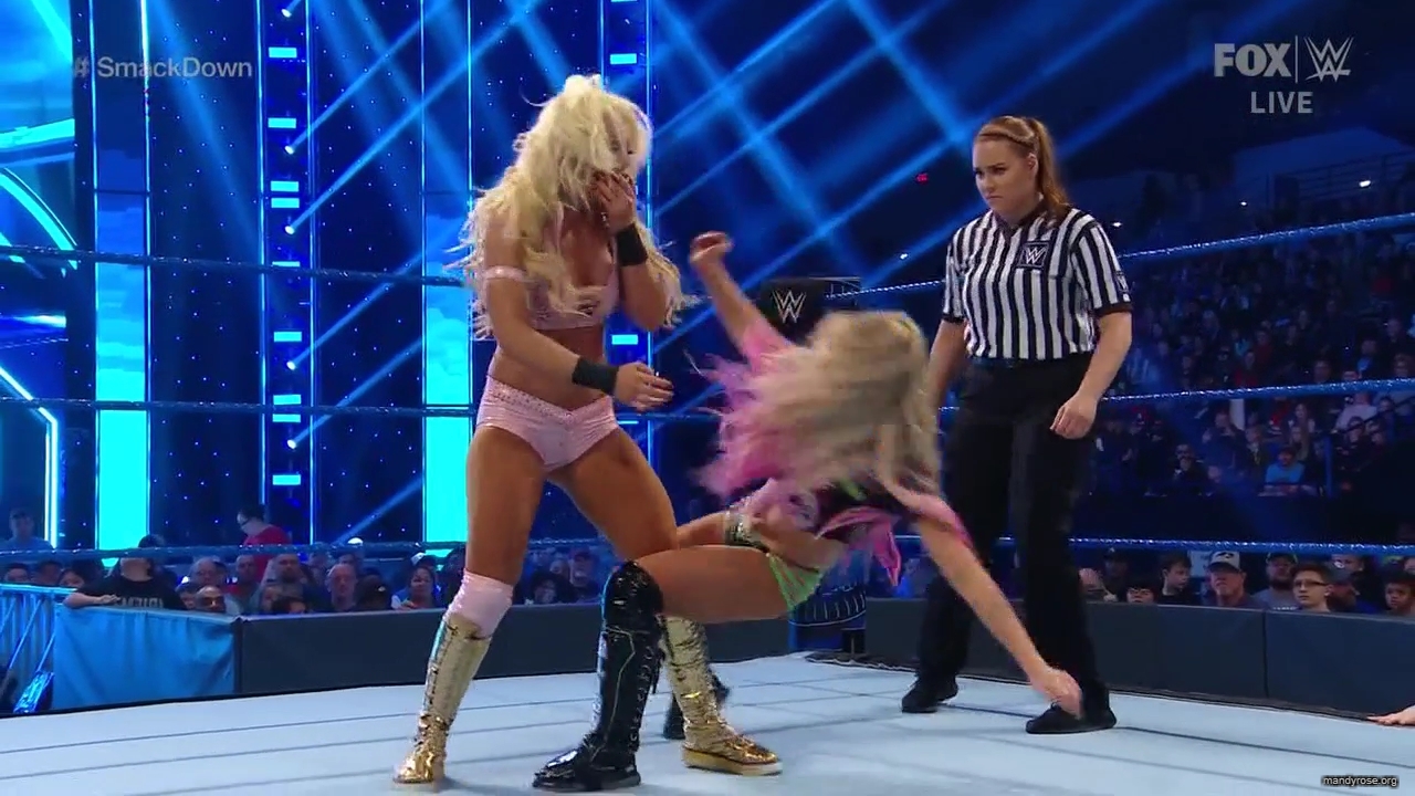 WWE_Friday_Night_SmackDown_2019_12_06_720p_HDTV_x264-NWCHD_mp40158.jpg
