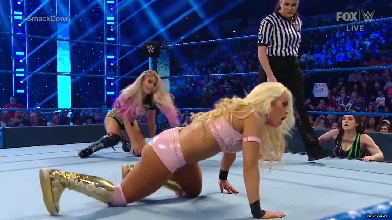 WWE_Friday_Night_SmackDown_2019_12_06_720p_HDTV_x264-NWCHD_mp40160.jpg