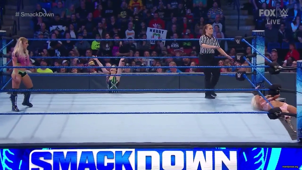 WWE_Friday_Night_SmackDown_2019_12_06_720p_HDTV_x264-NWCHD_mp40162.jpg