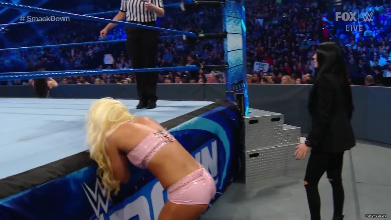 WWE_Friday_Night_SmackDown_2019_12_06_720p_HDTV_x264-NWCHD_mp40164.jpg