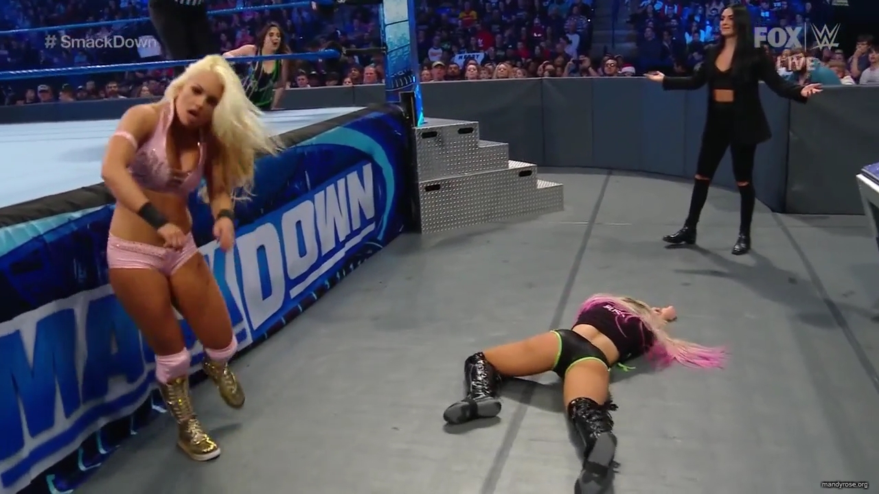WWE_Friday_Night_SmackDown_2019_12_06_720p_HDTV_x264-NWCHD_mp40171.jpg