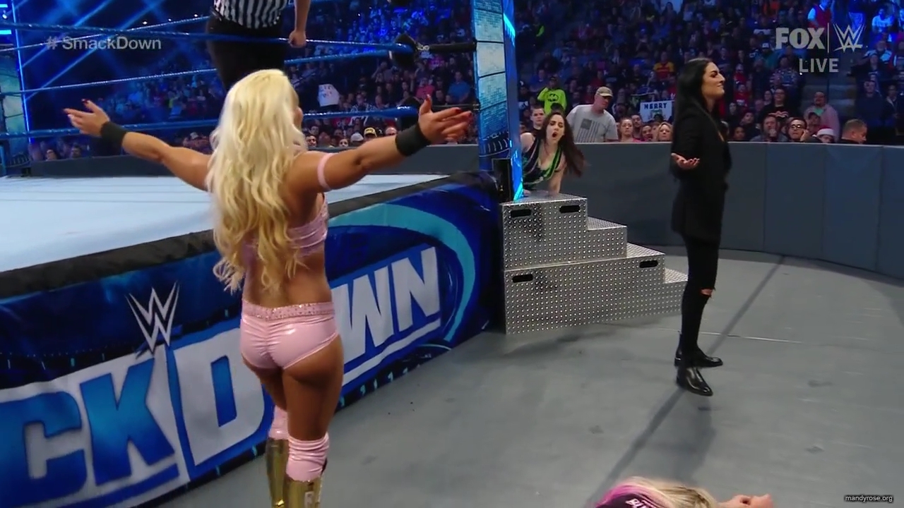 WWE_Friday_Night_SmackDown_2019_12_06_720p_HDTV_x264-NWCHD_mp40175.jpg