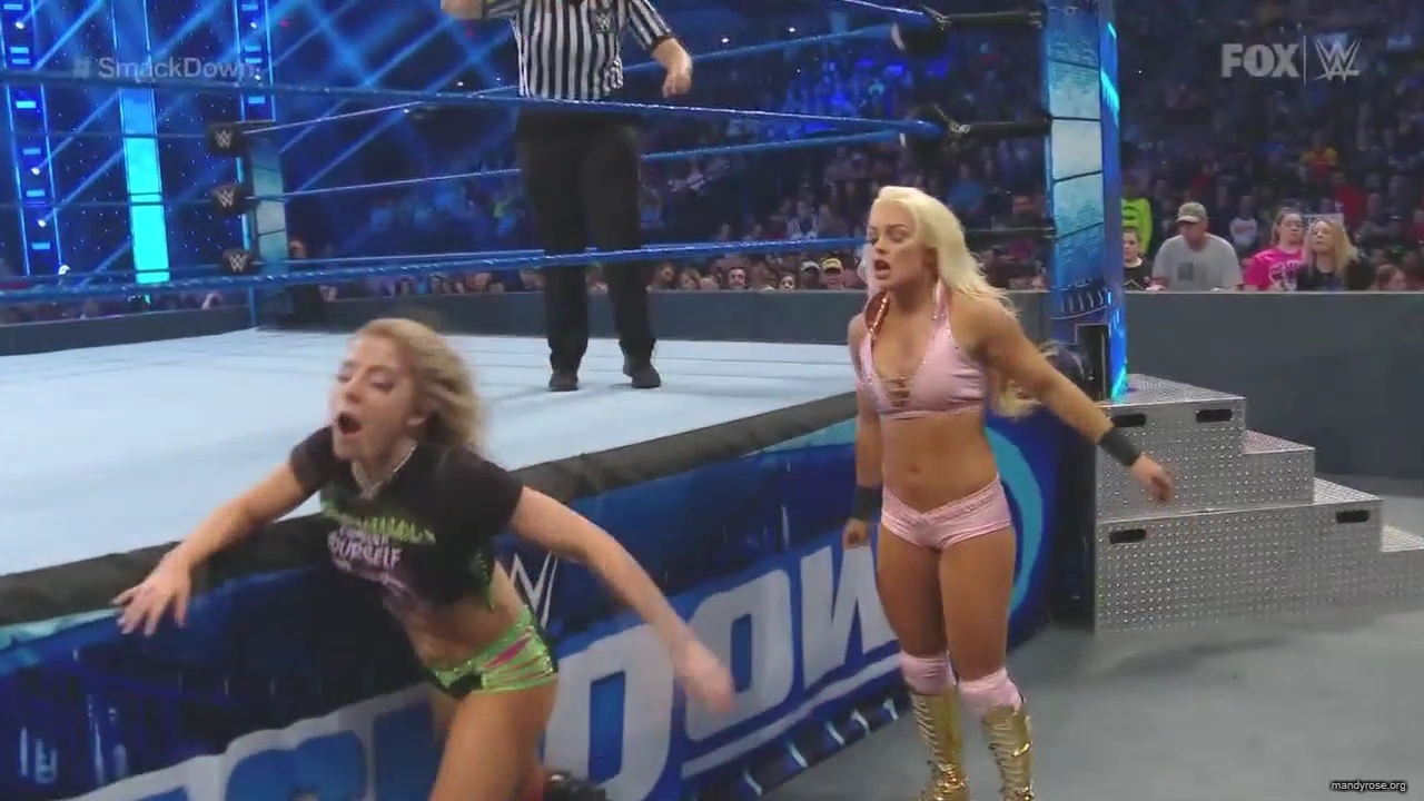WWE_Friday_Night_SmackDown_2019_12_06_720p_HDTV_x264-NWCHD_mp40185.jpg