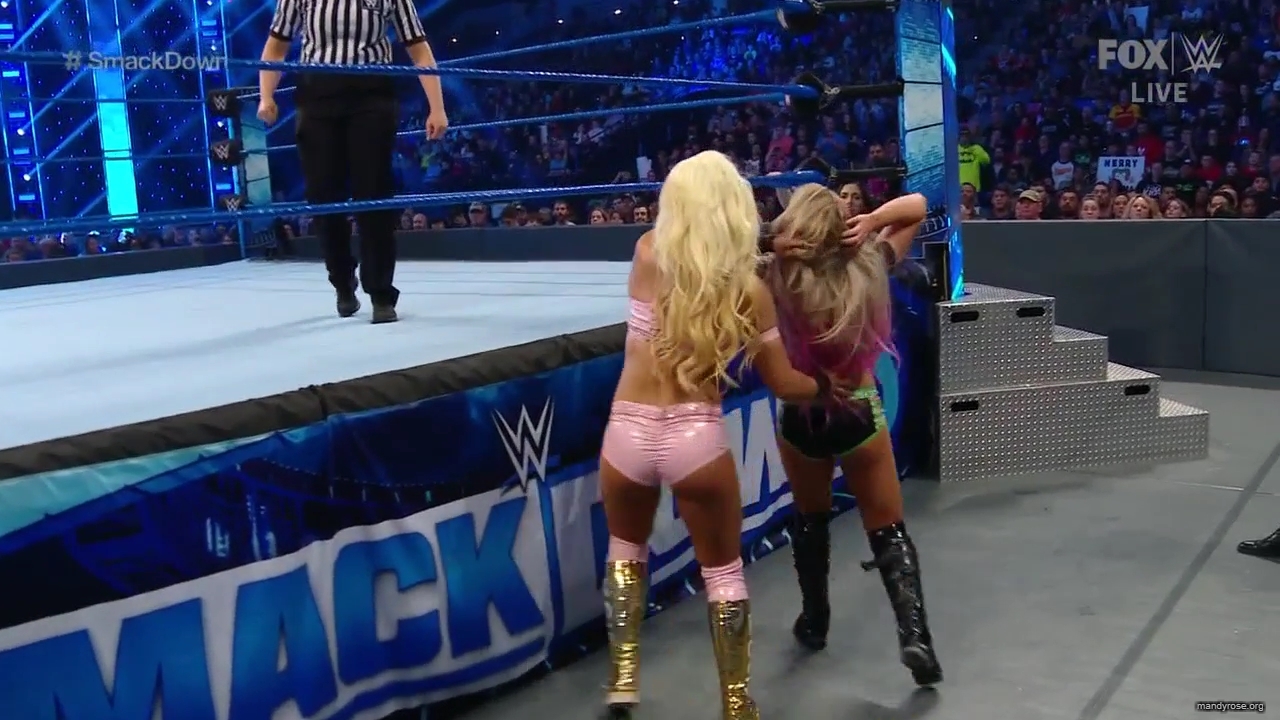 WWE_Friday_Night_SmackDown_2019_12_06_720p_HDTV_x264-NWCHD_mp40192.jpg