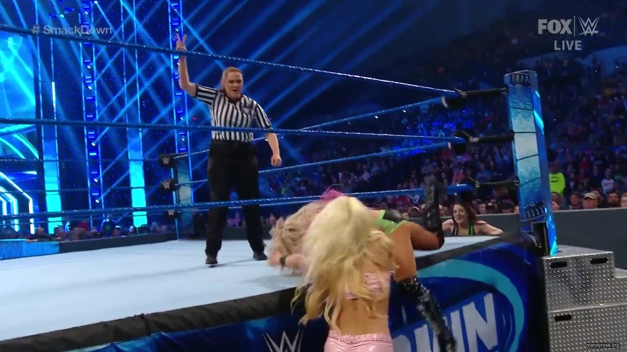 WWE_Friday_Night_SmackDown_2019_12_06_720p_HDTV_x264-NWCHD_mp40193.jpg