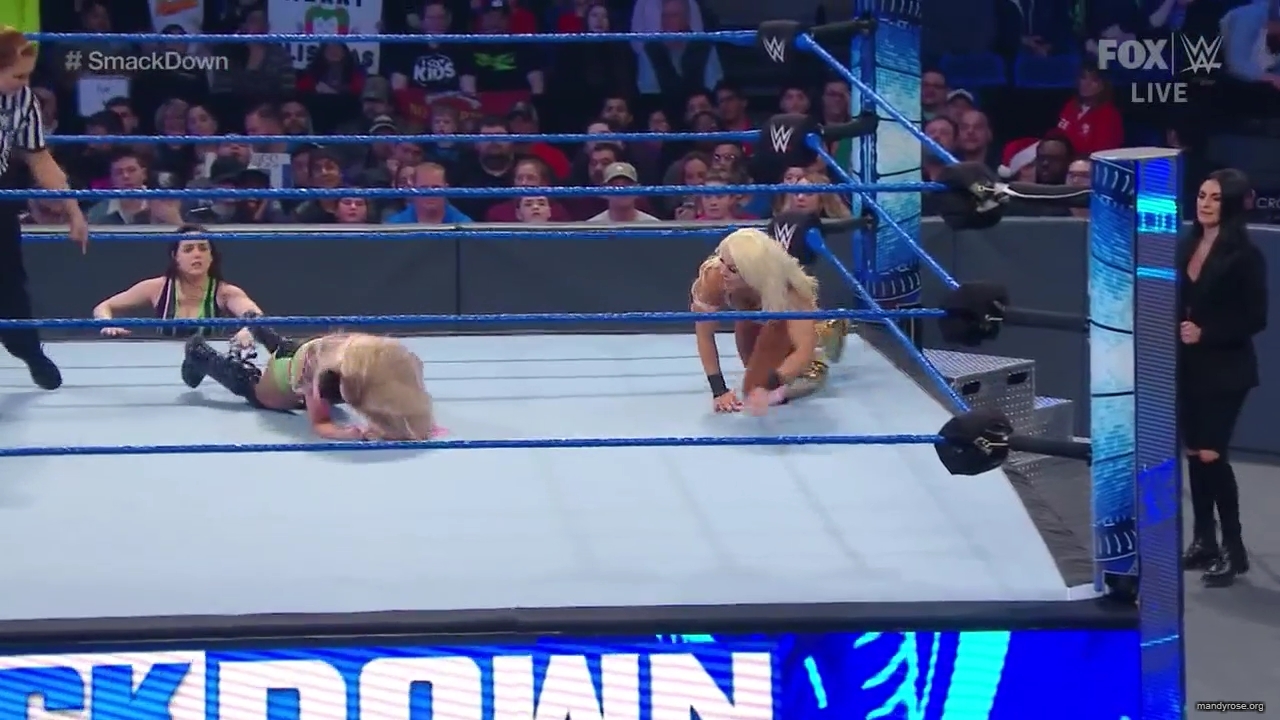 WWE_Friday_Night_SmackDown_2019_12_06_720p_HDTV_x264-NWCHD_mp40195.jpg