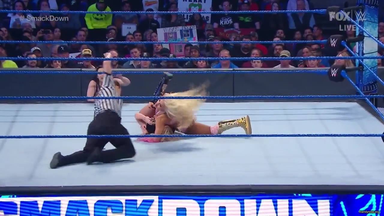 WWE_Friday_Night_SmackDown_2019_12_06_720p_HDTV_x264-NWCHD_mp40197.jpg