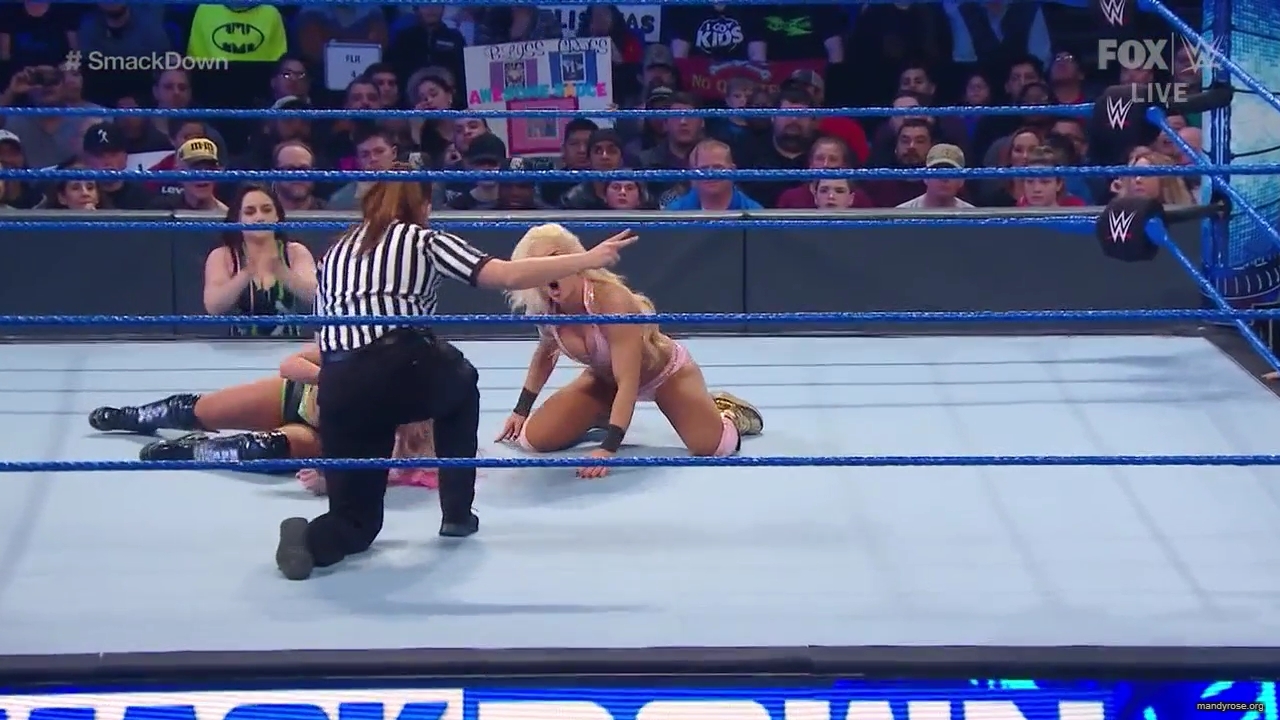 WWE_Friday_Night_SmackDown_2019_12_06_720p_HDTV_x264-NWCHD_mp40199.jpg