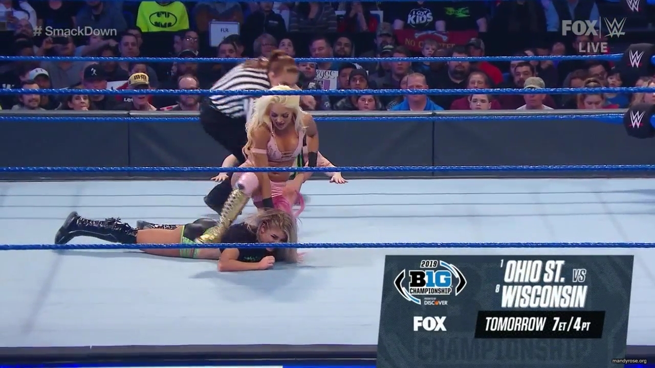 WWE_Friday_Night_SmackDown_2019_12_06_720p_HDTV_x264-NWCHD_mp40203.jpg