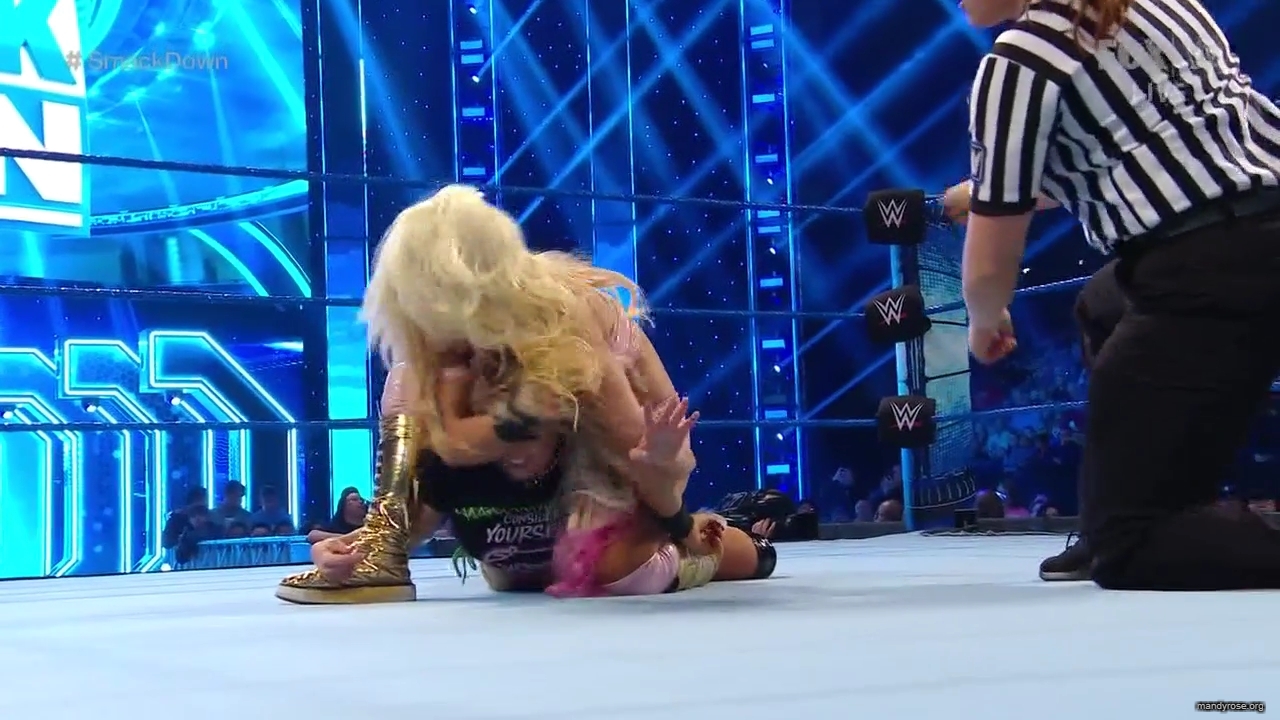 WWE_Friday_Night_SmackDown_2019_12_06_720p_HDTV_x264-NWCHD_mp40212.jpg