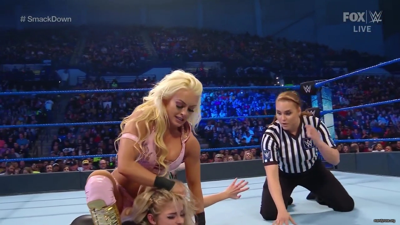 WWE_Friday_Night_SmackDown_2019_12_06_720p_HDTV_x264-NWCHD_mp40215.jpg