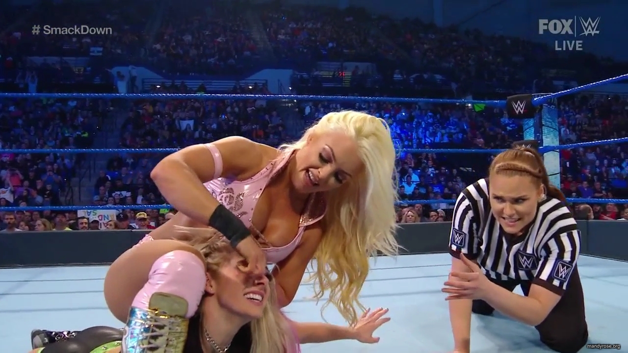 WWE_Friday_Night_SmackDown_2019_12_06_720p_HDTV_x264-NWCHD_mp40224.jpg