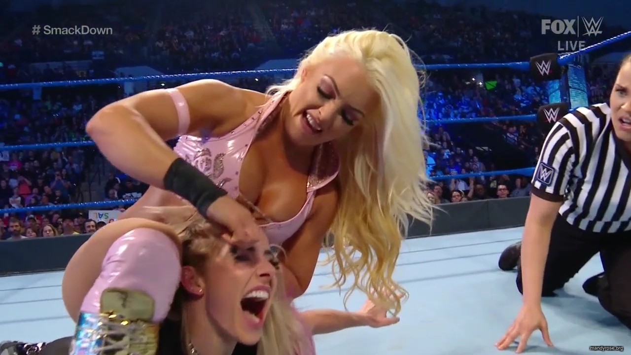 WWE_Friday_Night_SmackDown_2019_12_06_720p_HDTV_x264-NWCHD_mp40225.jpg