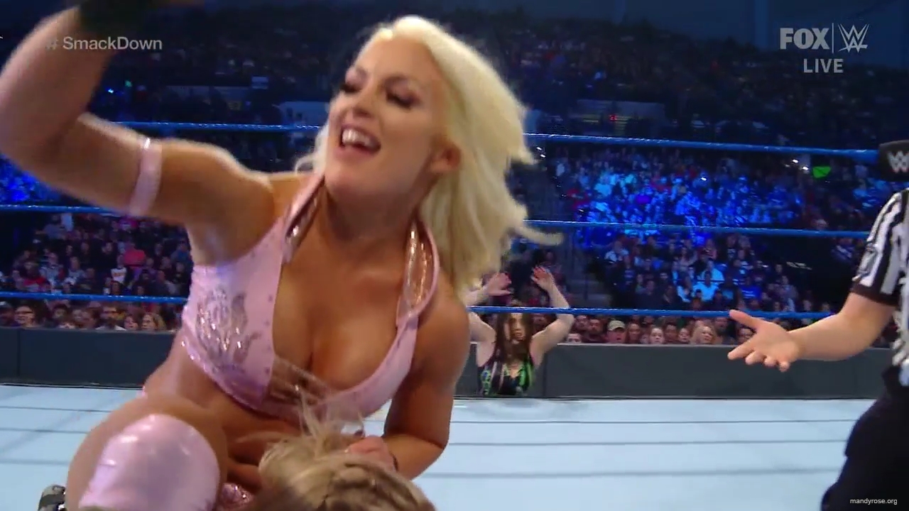 WWE_Friday_Night_SmackDown_2019_12_06_720p_HDTV_x264-NWCHD_mp40227.jpg