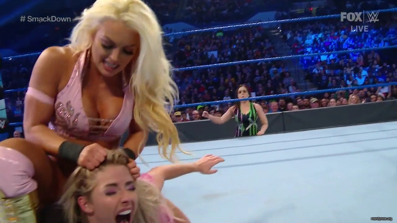 WWE_Friday_Night_SmackDown_2019_12_06_720p_HDTV_x264-NWCHD_mp40233.jpg