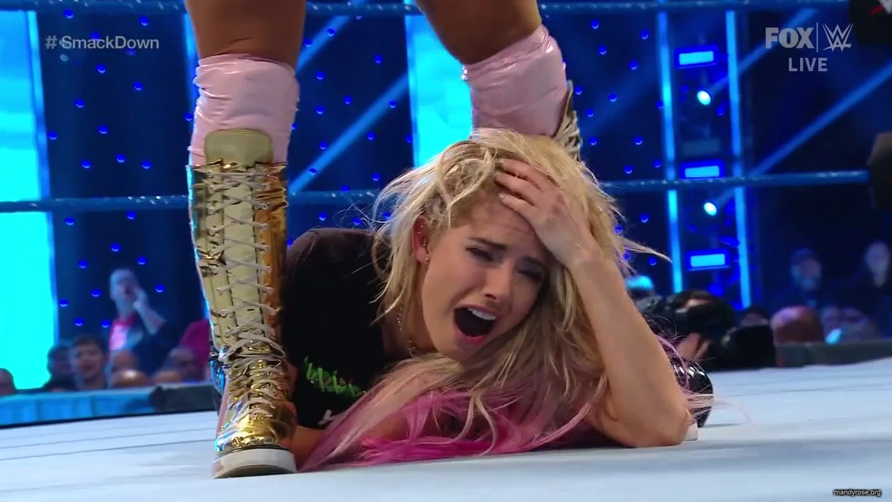 WWE_Friday_Night_SmackDown_2019_12_06_720p_HDTV_x264-NWCHD_mp40237.jpg