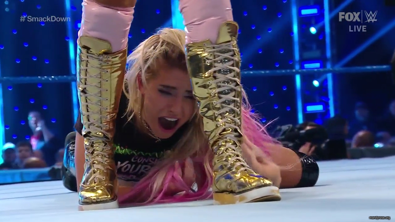 WWE_Friday_Night_SmackDown_2019_12_06_720p_HDTV_x264-NWCHD_mp40238.jpg