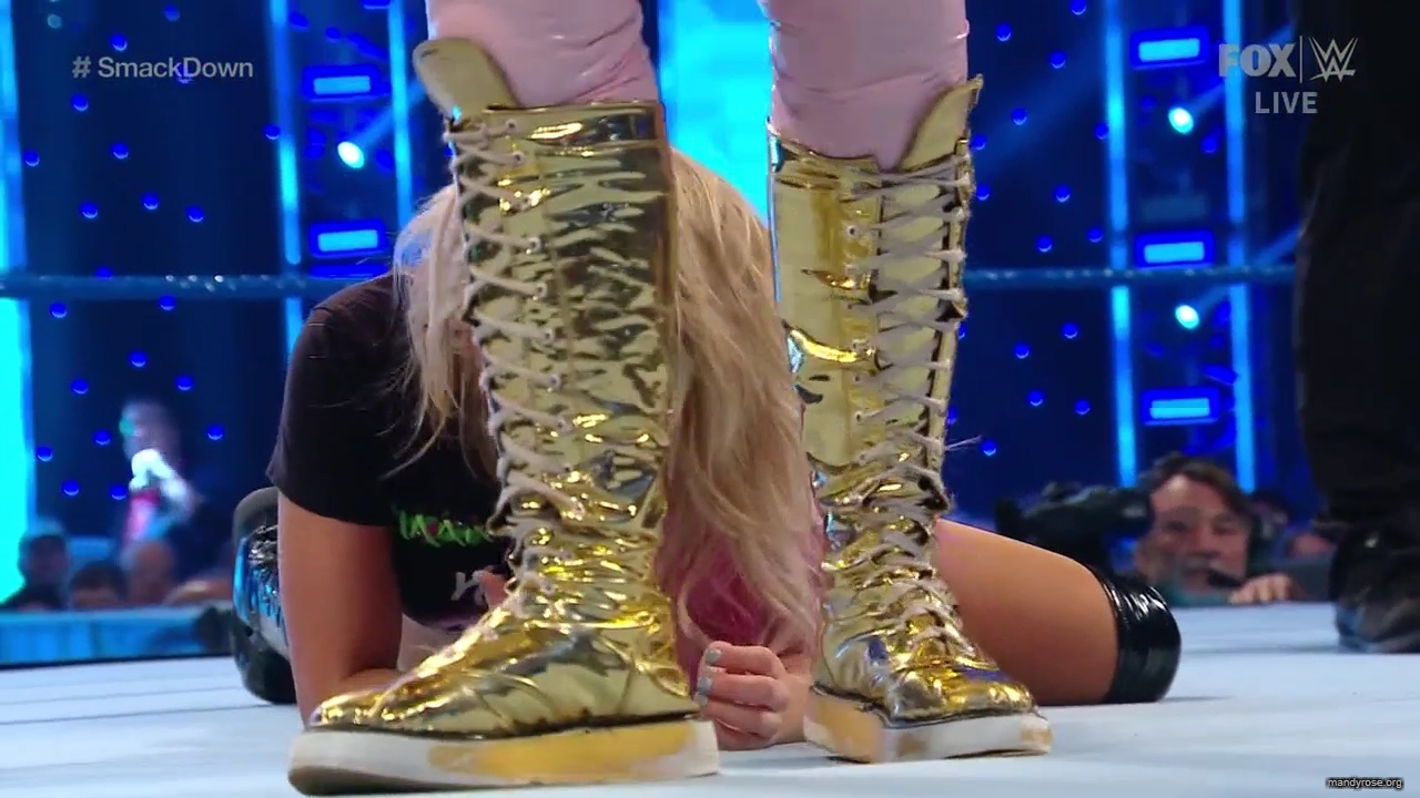 WWE_Friday_Night_SmackDown_2019_12_06_720p_HDTV_x264-NWCHD_mp40239.jpg