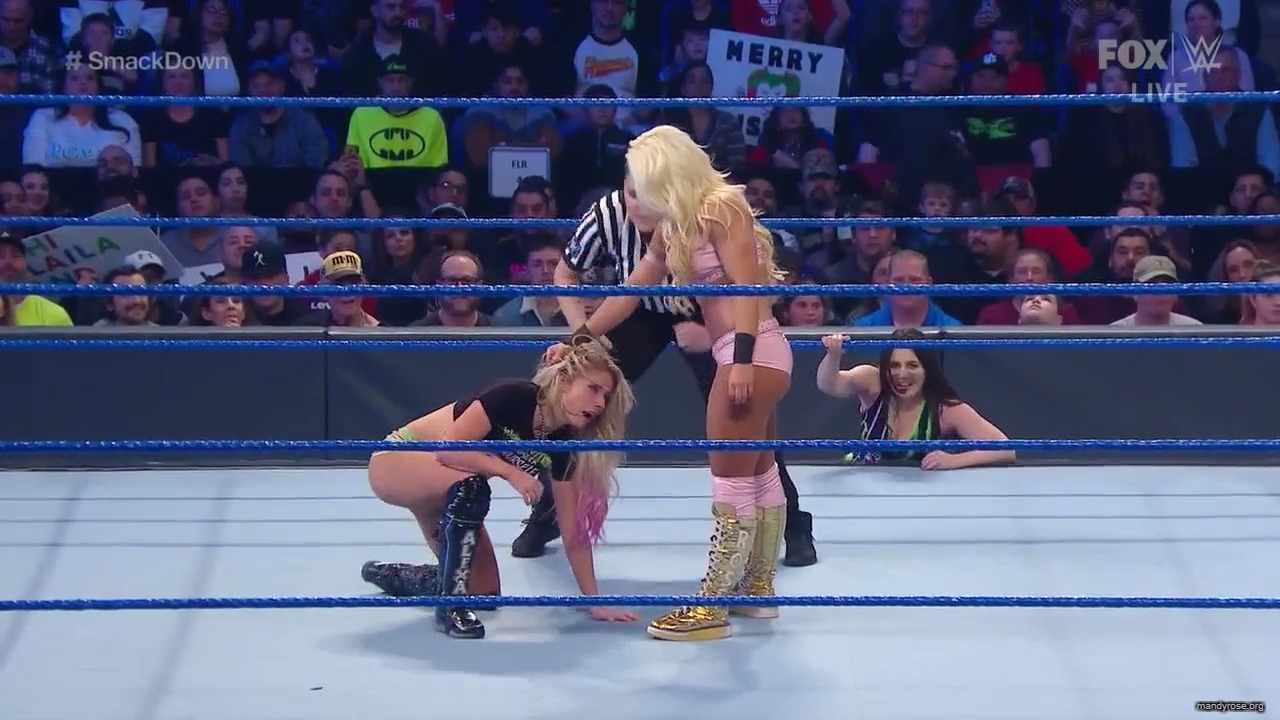WWE_Friday_Night_SmackDown_2019_12_06_720p_HDTV_x264-NWCHD_mp40243.jpg