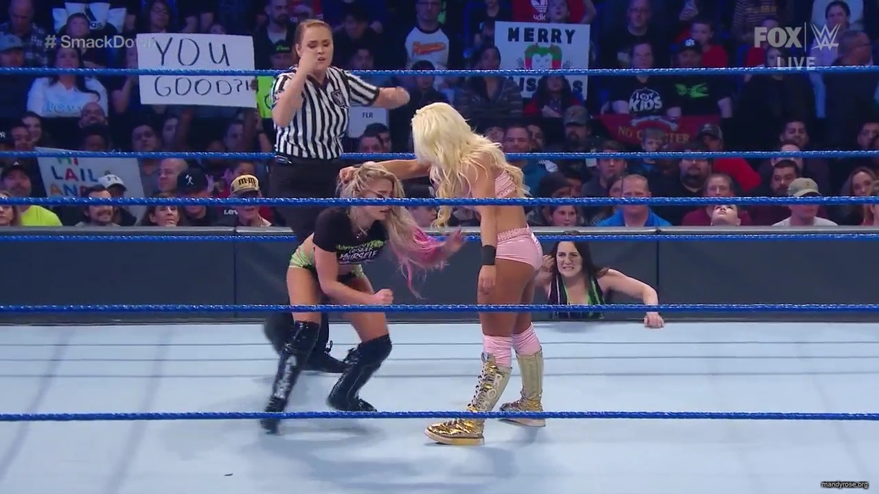 WWE_Friday_Night_SmackDown_2019_12_06_720p_HDTV_x264-NWCHD_mp40244.jpg