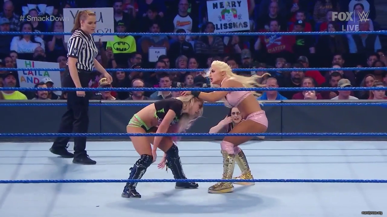 WWE_Friday_Night_SmackDown_2019_12_06_720p_HDTV_x264-NWCHD_mp40245.jpg