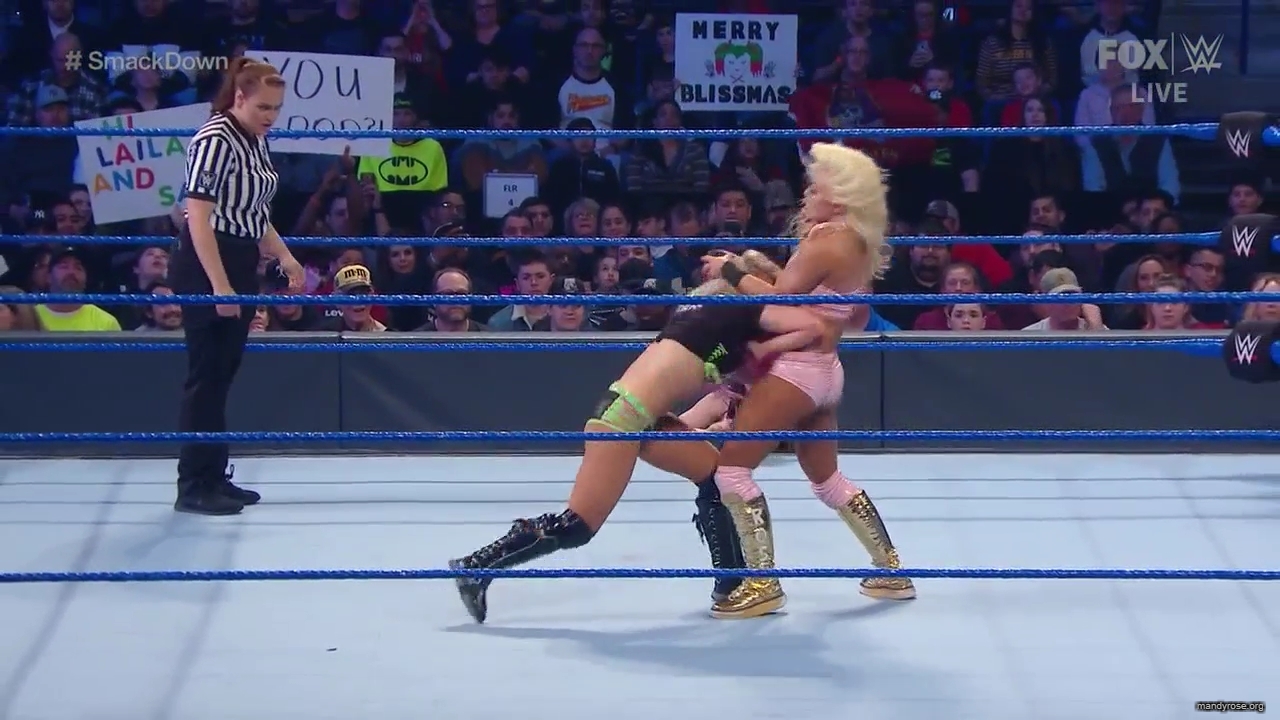 WWE_Friday_Night_SmackDown_2019_12_06_720p_HDTV_x264-NWCHD_mp40246.jpg