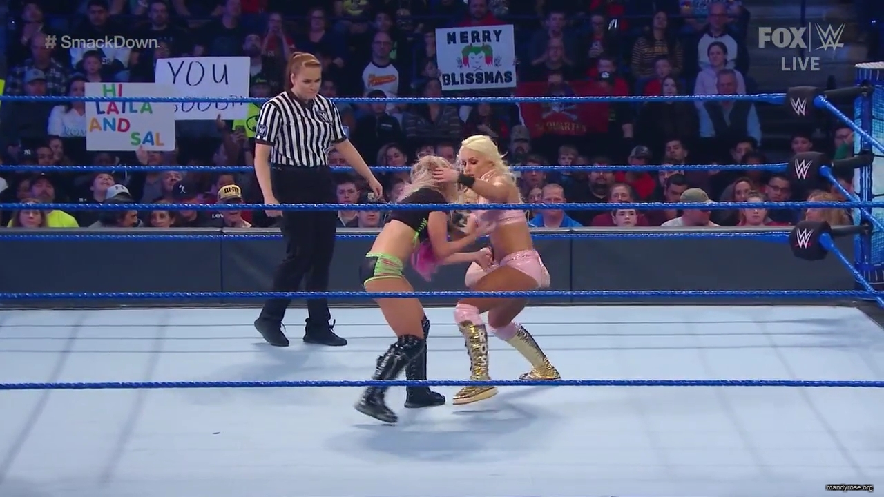 WWE_Friday_Night_SmackDown_2019_12_06_720p_HDTV_x264-NWCHD_mp40248.jpg