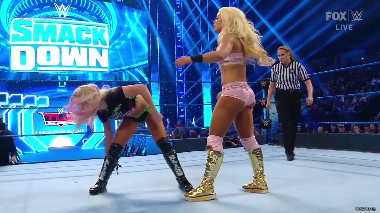 WWE_Friday_Night_SmackDown_2019_12_06_720p_HDTV_x264-NWCHD_mp40249.jpg