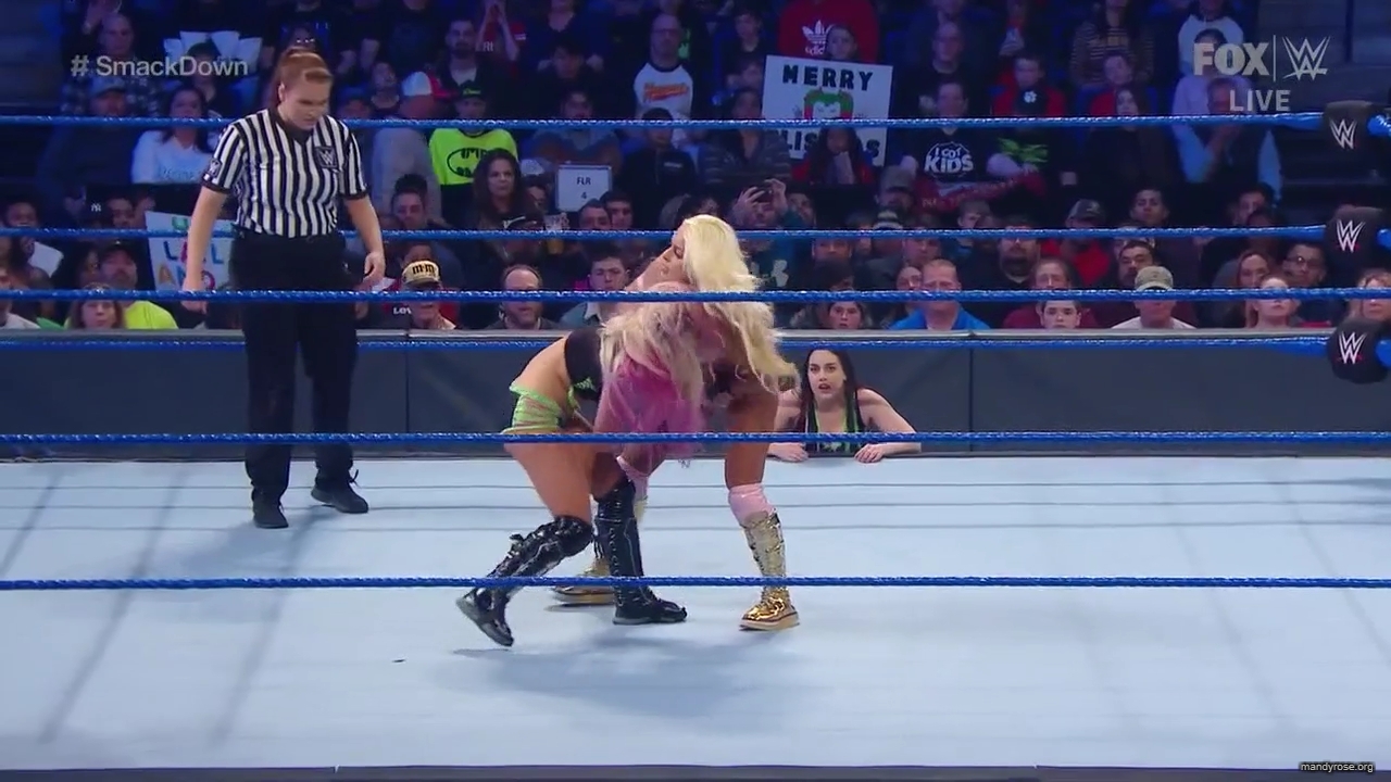 WWE_Friday_Night_SmackDown_2019_12_06_720p_HDTV_x264-NWCHD_mp40250.jpg