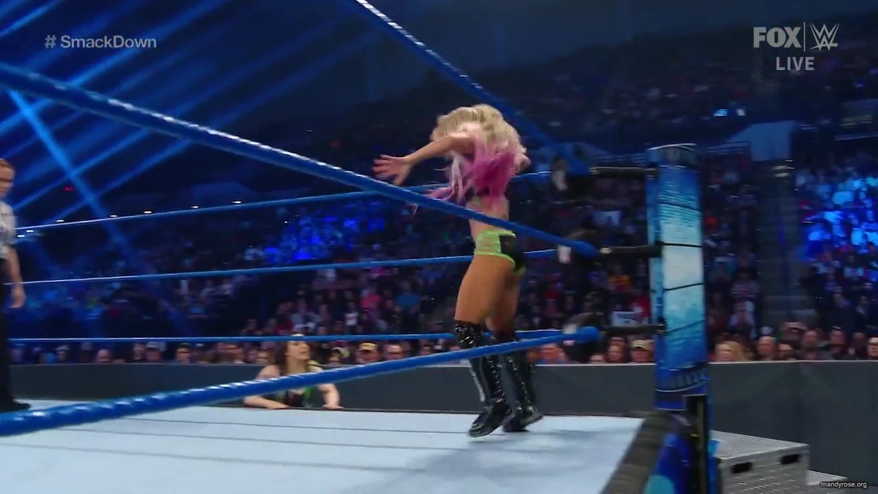 WWE_Friday_Night_SmackDown_2019_12_06_720p_HDTV_x264-NWCHD_mp40252.jpg