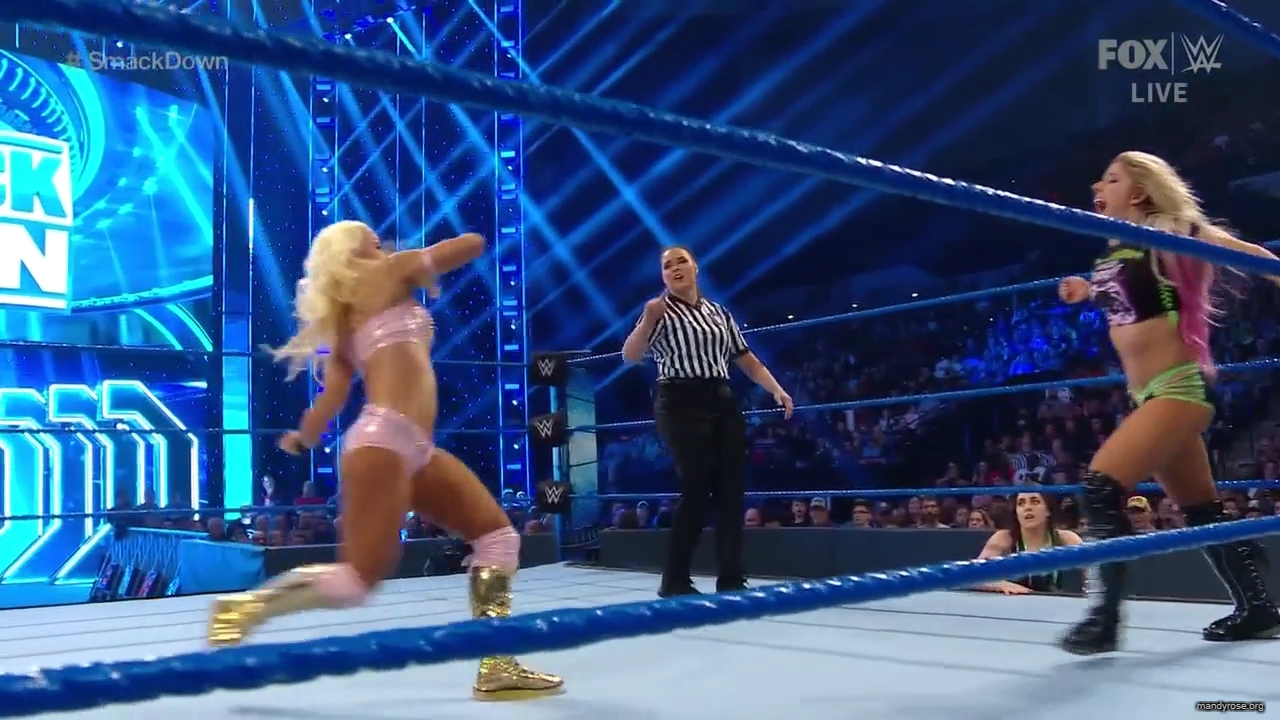 WWE_Friday_Night_SmackDown_2019_12_06_720p_HDTV_x264-NWCHD_mp40253.jpg