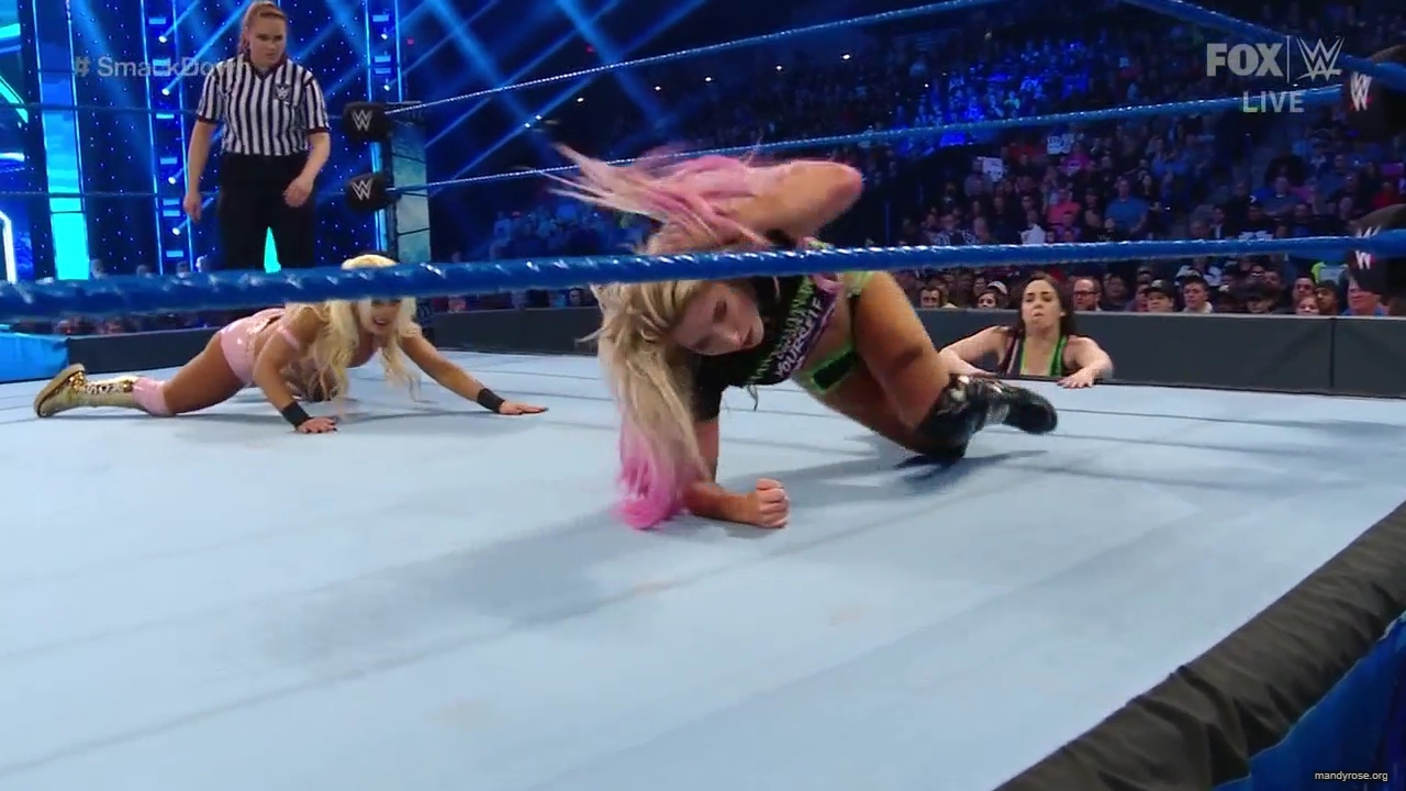 WWE_Friday_Night_SmackDown_2019_12_06_720p_HDTV_x264-NWCHD_mp40256.jpg