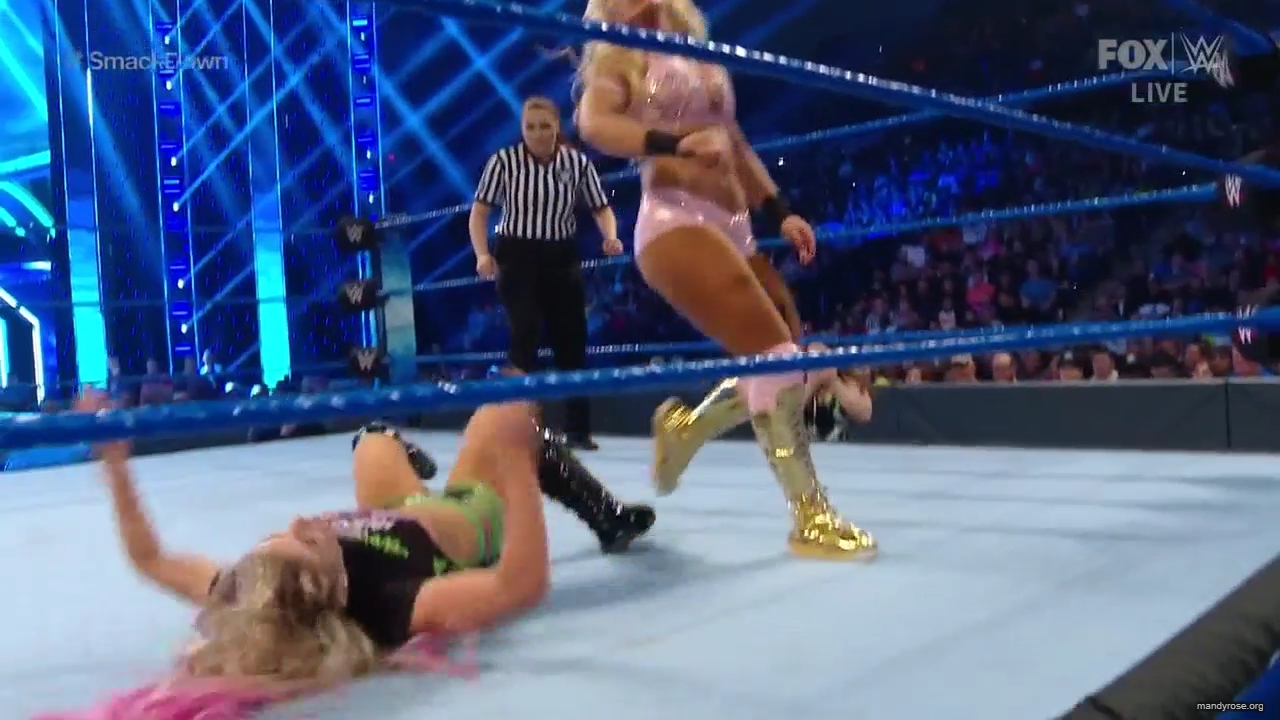 WWE_Friday_Night_SmackDown_2019_12_06_720p_HDTV_x264-NWCHD_mp40260.jpg