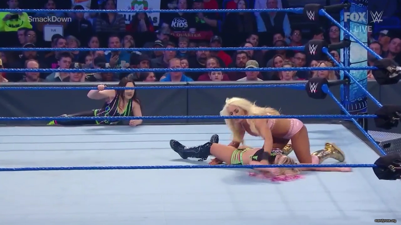 WWE_Friday_Night_SmackDown_2019_12_06_720p_HDTV_x264-NWCHD_mp40262.jpg
