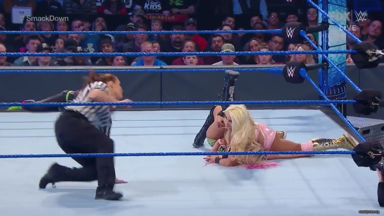 WWE_Friday_Night_SmackDown_2019_12_06_720p_HDTV_x264-NWCHD_mp40263.jpg