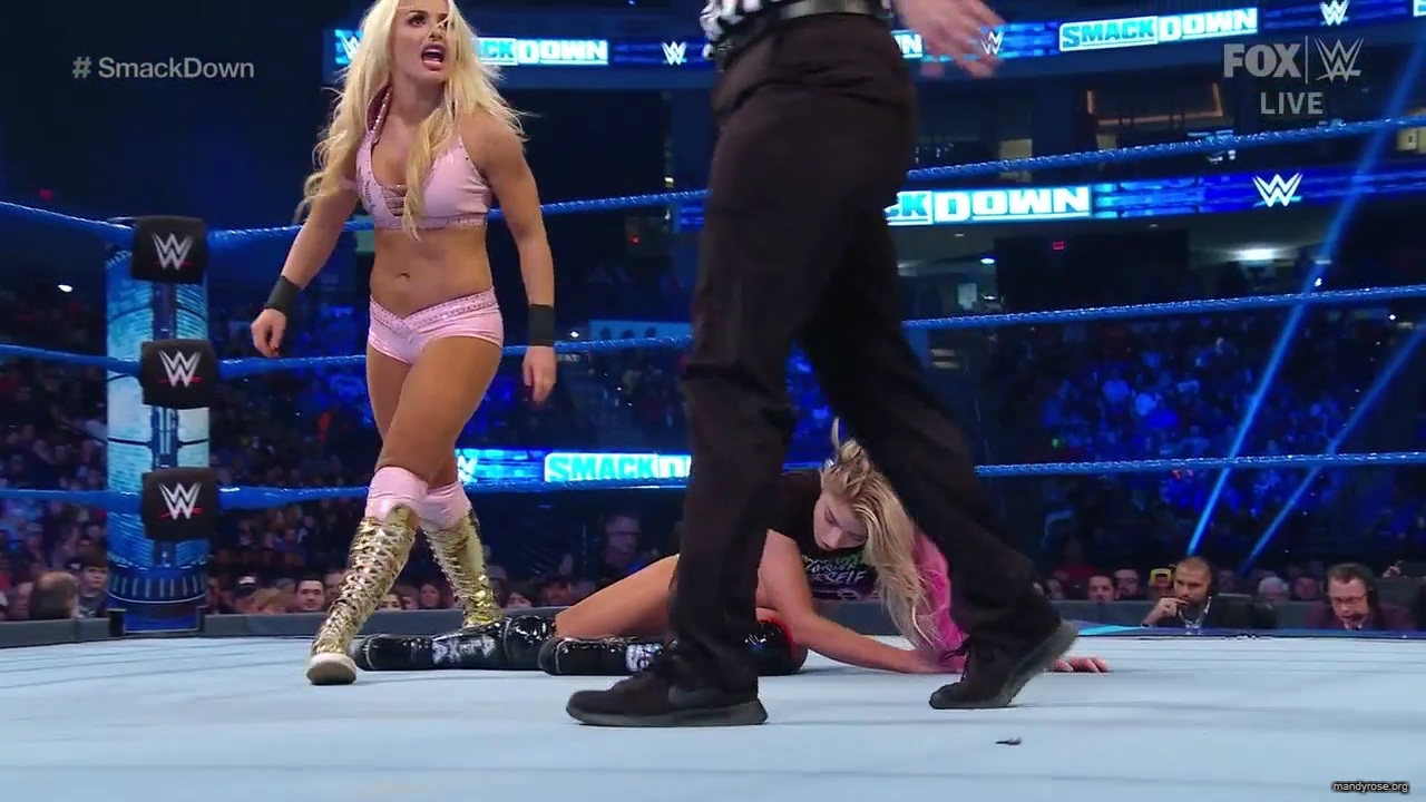 WWE_Friday_Night_SmackDown_2019_12_06_720p_HDTV_x264-NWCHD_mp40267.jpg