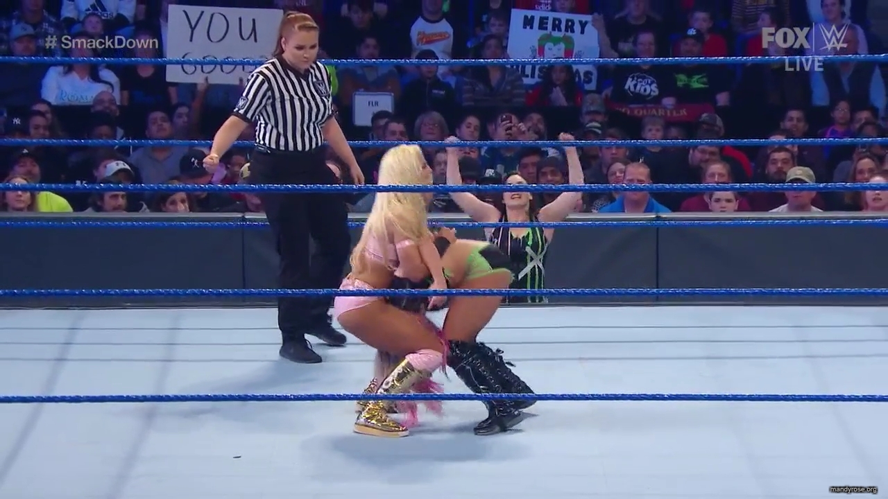 WWE_Friday_Night_SmackDown_2019_12_06_720p_HDTV_x264-NWCHD_mp40274.jpg